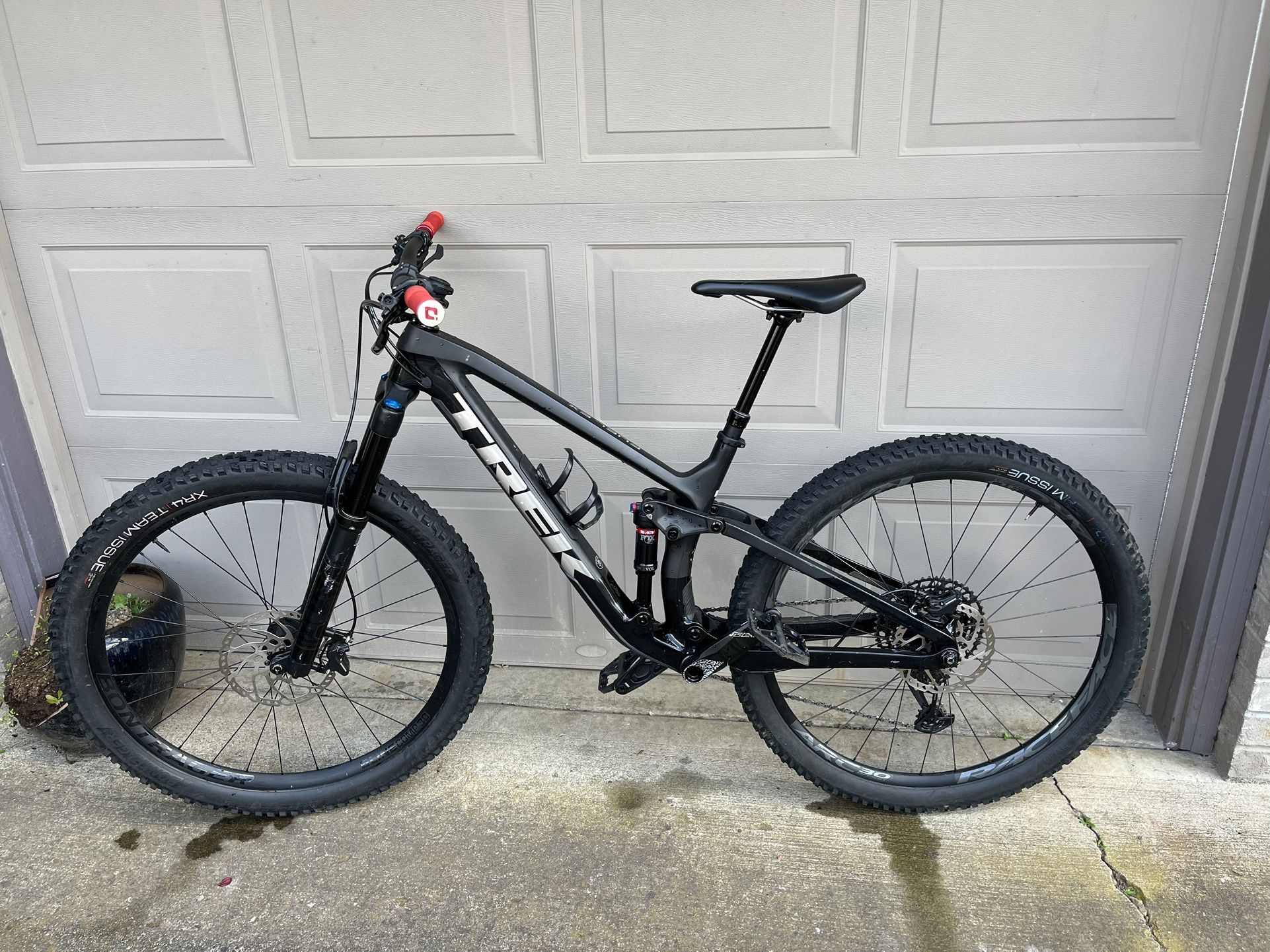 Carbon Fiber Trek Mountain Bike 