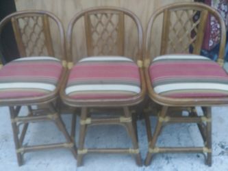 3 BAMBOO STOOLS SWIVEL.