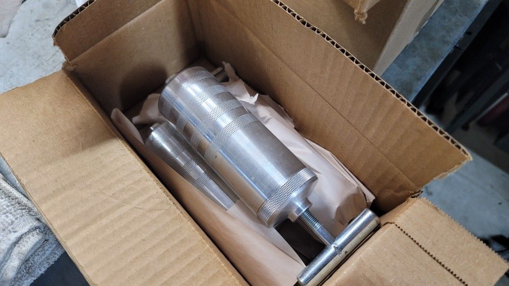Alemite C600 Screw Type Grease Gun.