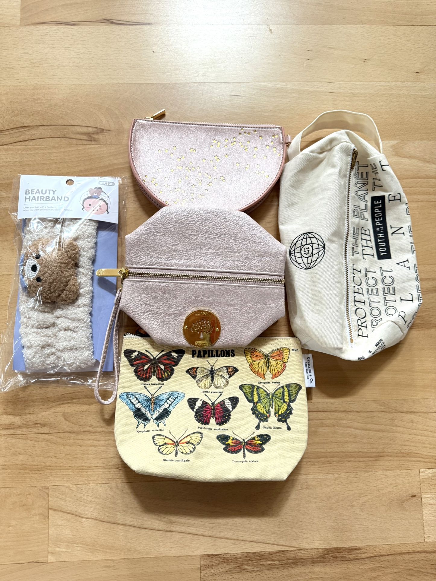 4 pouch small travel kit or makeup bag (3 new 1 used)/1 hair band new