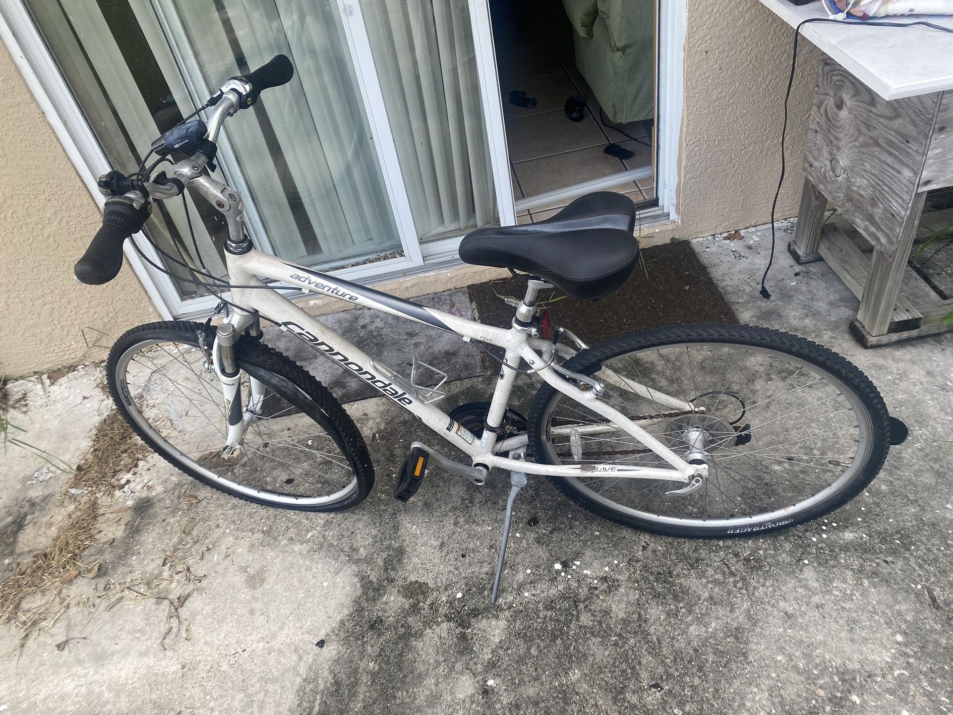 cannondale bike tires are ripped