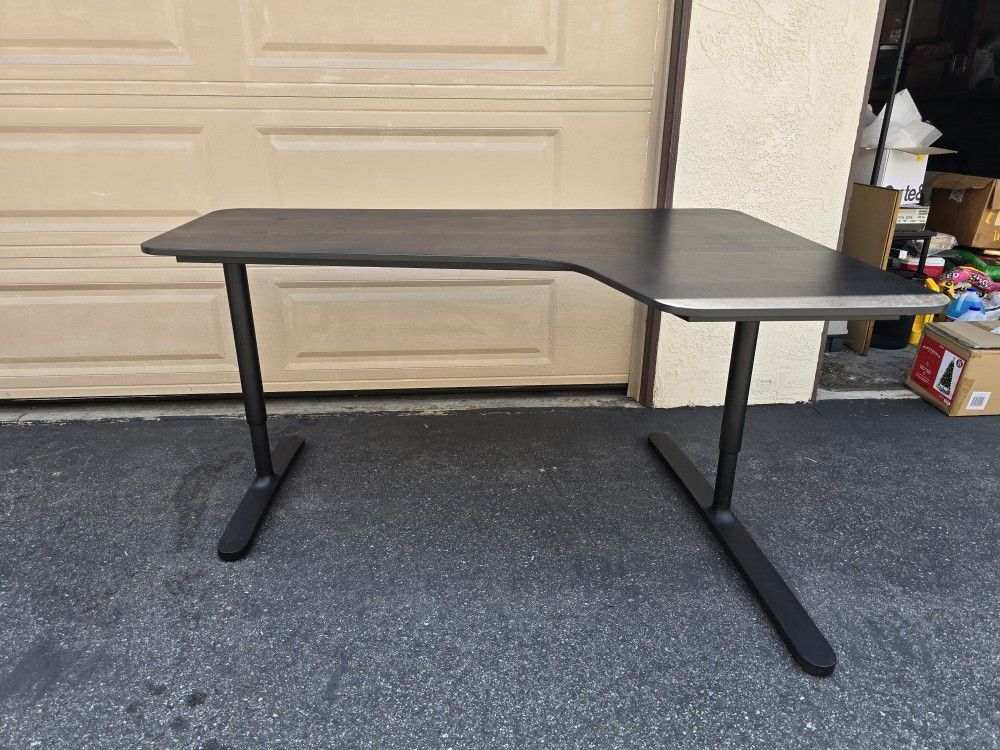 fbe32a8c8bfa48bdb4b04423461ff3