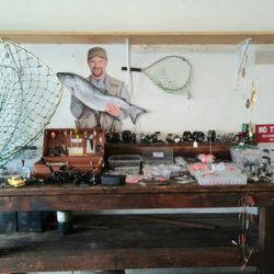 NEW & VINTAGE FISHING TACKLE RODS & REELS