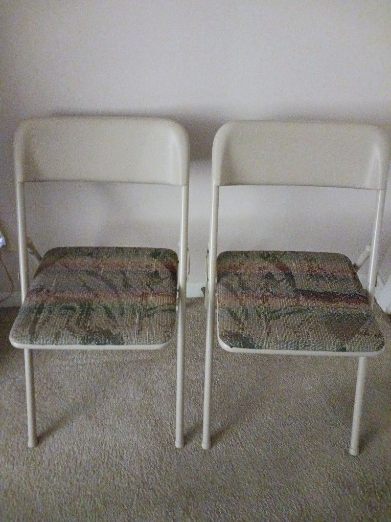 Cosco Folding Chairs, clean cushions