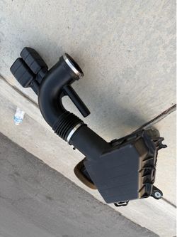 2014 Camaro SS  OEM AIR BOX INTAKE
