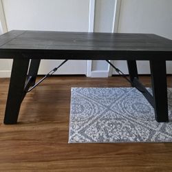 Coffee Table W/two end tables 