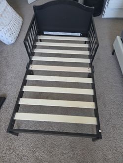 Toddler bed. Cama para niños