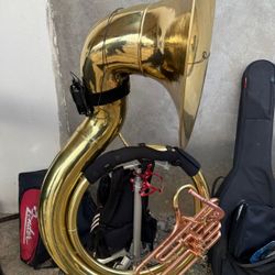 Grupo Sierreño con Tuba