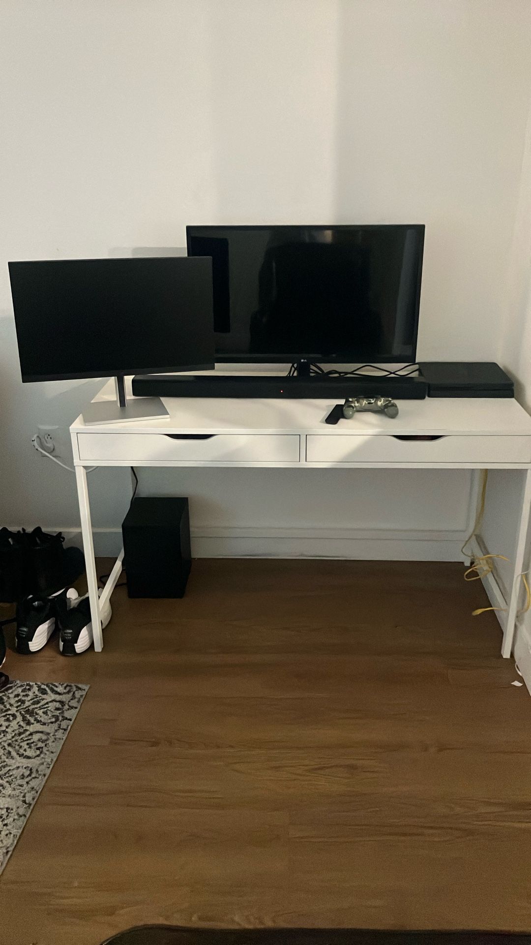 HP  E24 G5 FHD Monitor And Sound Bar/Bass Speaker