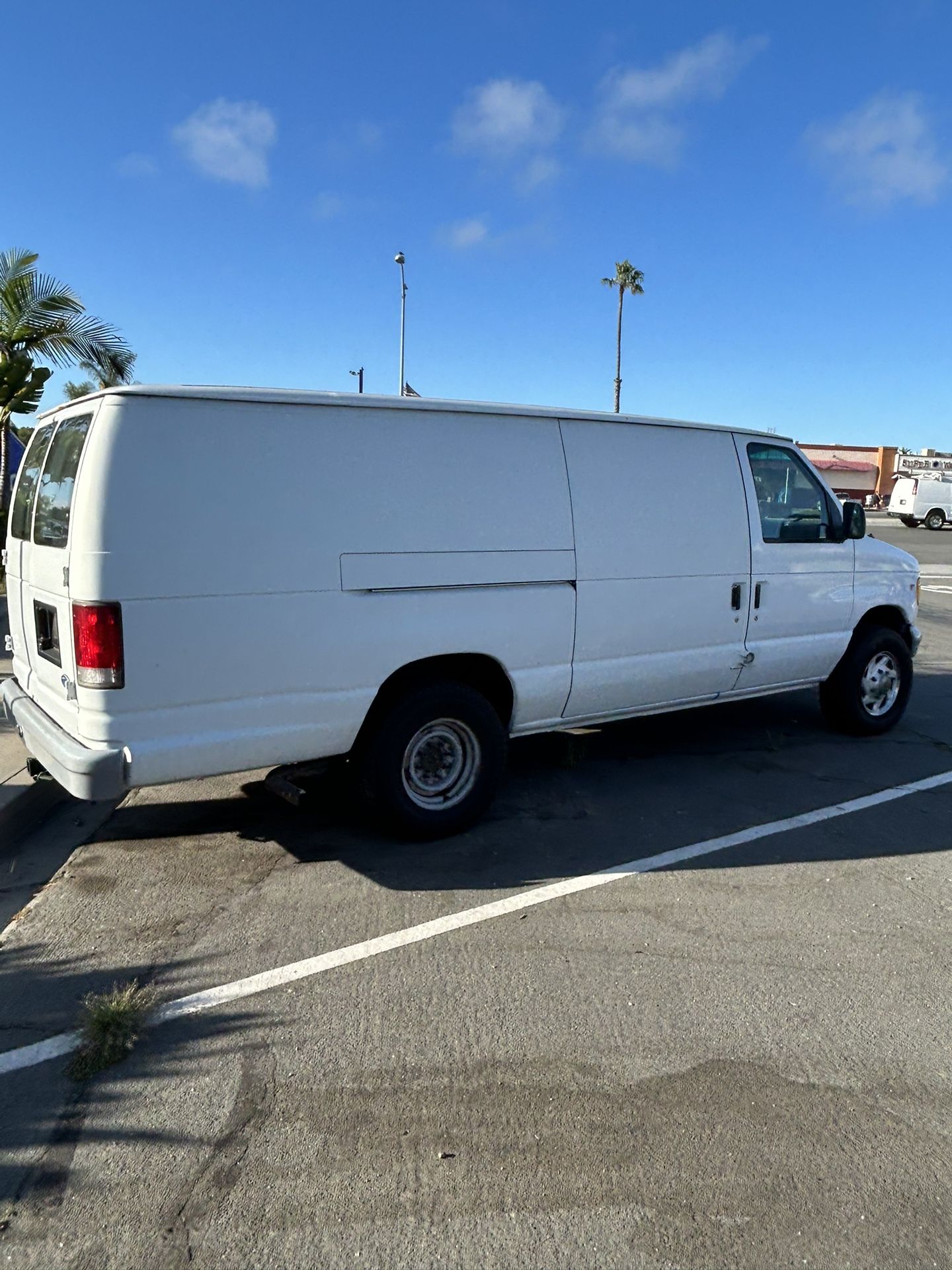 Vendo Ford Año 97. En Muy Buenas Condiciones X $3950. Lista Para La Carga
