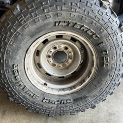 33x12.5x15 super swamper