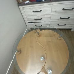 Ying Yang Table