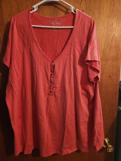 Avenue size 30/32 women's plus sized shirt