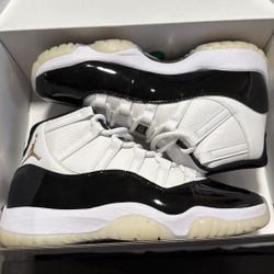 Jordan 11 Men Size 9