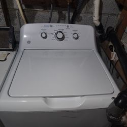 Like new washing machine with free older model working dryer