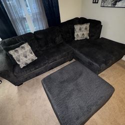 Sectional Couch w/ Pull-Out Bed + Ottoman (Great Condition)