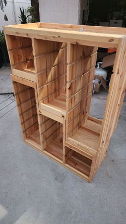Shelving with sliding tubs