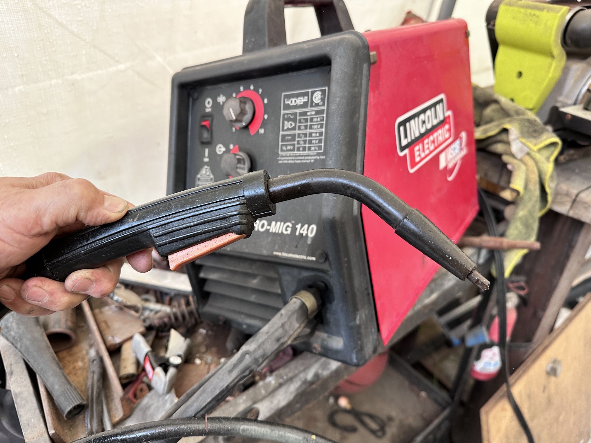 Lincoln Electric Certified Pre-Owned Easy MIG Flux-Core/MIG Welder Transformer, 115V, 30–140 Amp Output