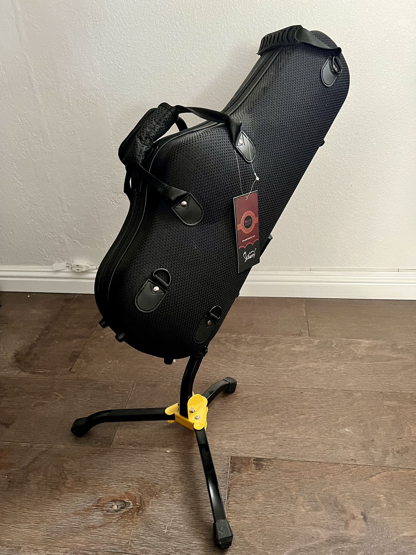 VITO Saxophone with case and stand