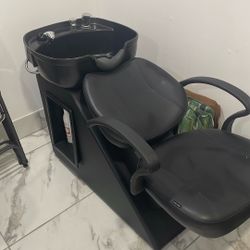Backwash Chair For Hairstylists