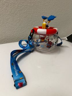 Disneyland cup Donald Duck swimming