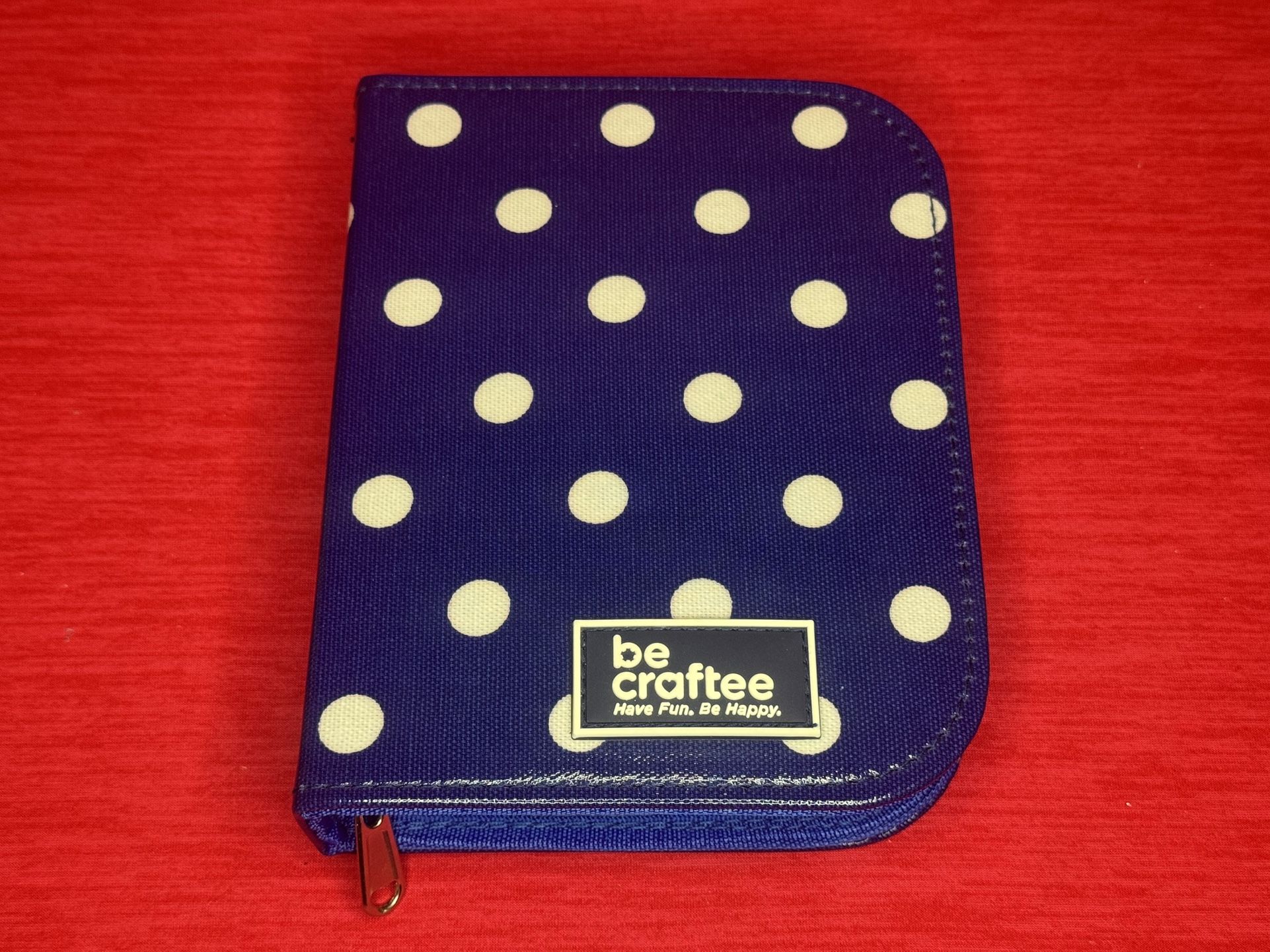 Brand New - Be Craftee Crochet Hook Set & Case with 9 Needles & 22 Accessories