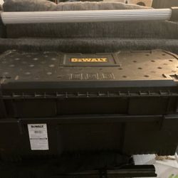 Dewalt 24inch Tooldbox
