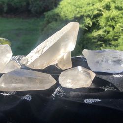 Large Quartz Points 