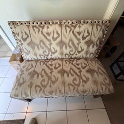 Love seat/bench