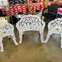 Beautiful Victorian Garden Bench And Two Chairs