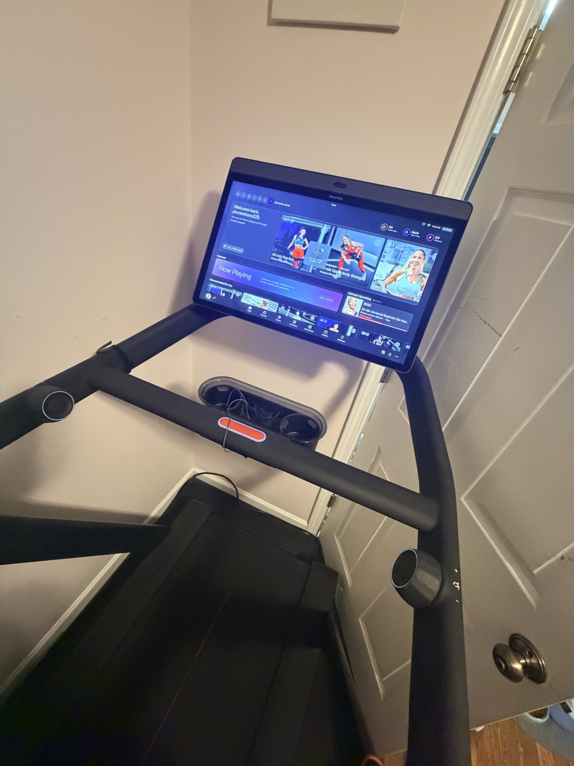 2021 Peloton Tread Very Good Condition - Rockaway, NJ