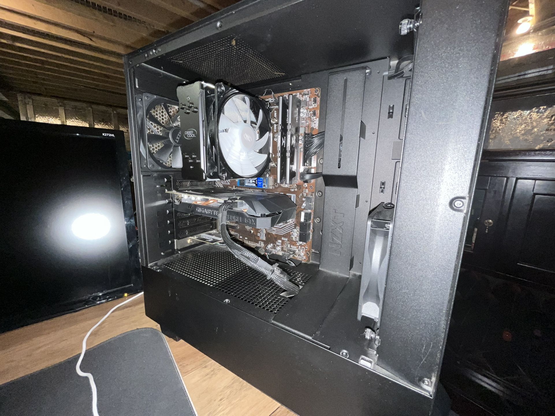 NZXT gaming pc ( front glass not there but runs perfect)
