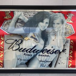 Budweiser King of Beers Breweriana Framed Mirror
Collectible Bar Decor