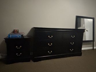 Dresser set with mirror