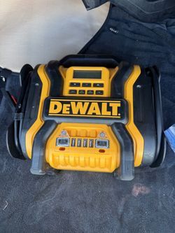 DeWalt Portable Power Station Inflator