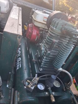 Airplane compressor
