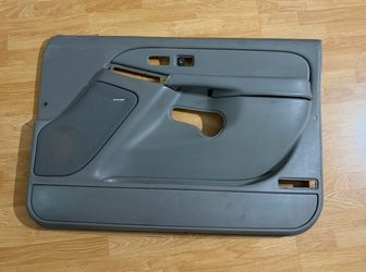 Chevrolet avalanche 2500 door panel