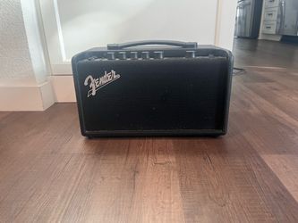 Fender mustang lt40