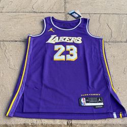 New 2025-26 Nike Jordan LA Lakers LeBron James Jersey Men’s S Small
