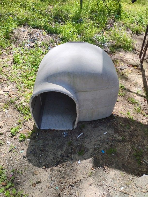 Petmate Husky Dog House