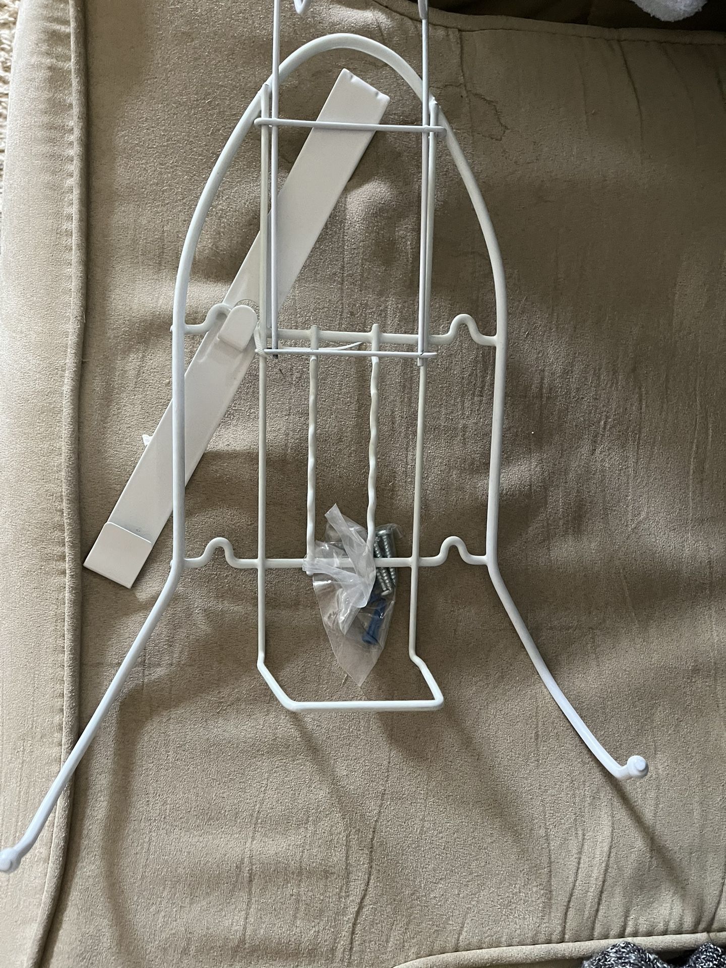 NEW Iron Hanging Caddy