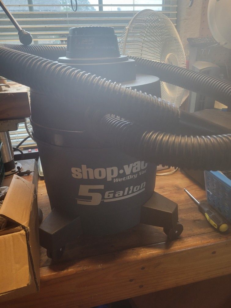 Shop Vac, Wet/ Dry Vac 5 Gallon