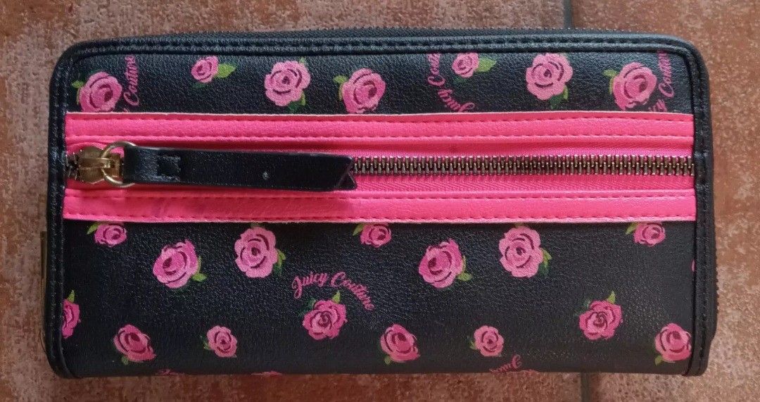 JUICY COUTURE FLORAL WALLET!