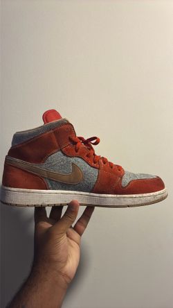 Air Jordan 1 Mid "Light Curry/Denim" Size 12 – Authentic