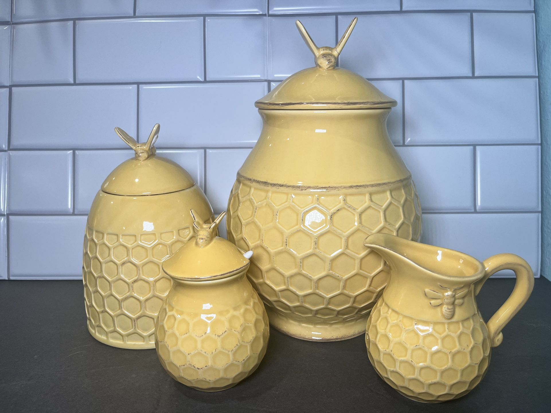 CLASSIC Honeybee ARTE Florium Inc. Canister Set