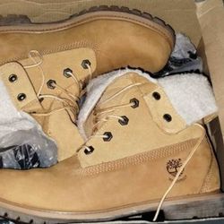 8.5 Women's Teddy Fleece Wheat Timberlands Worn Only Once To Store Then Home.