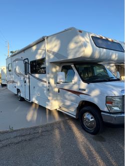 2015 coachman class c  super slide out 42k miles