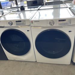 Samsung Front Load Washer & Gas Dryer Set In White 