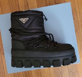 Womens prada boot (size 8.5)