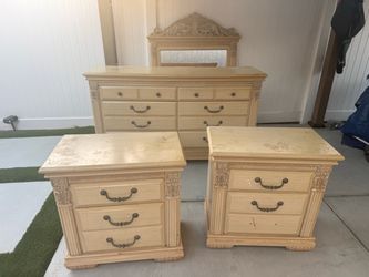 Furniture bedroom set